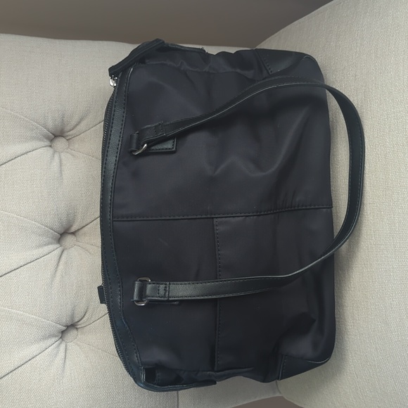 Roots Bag - Picture 2 of 6